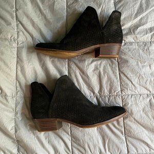 Lucky | Black Ankle Boots | 10
